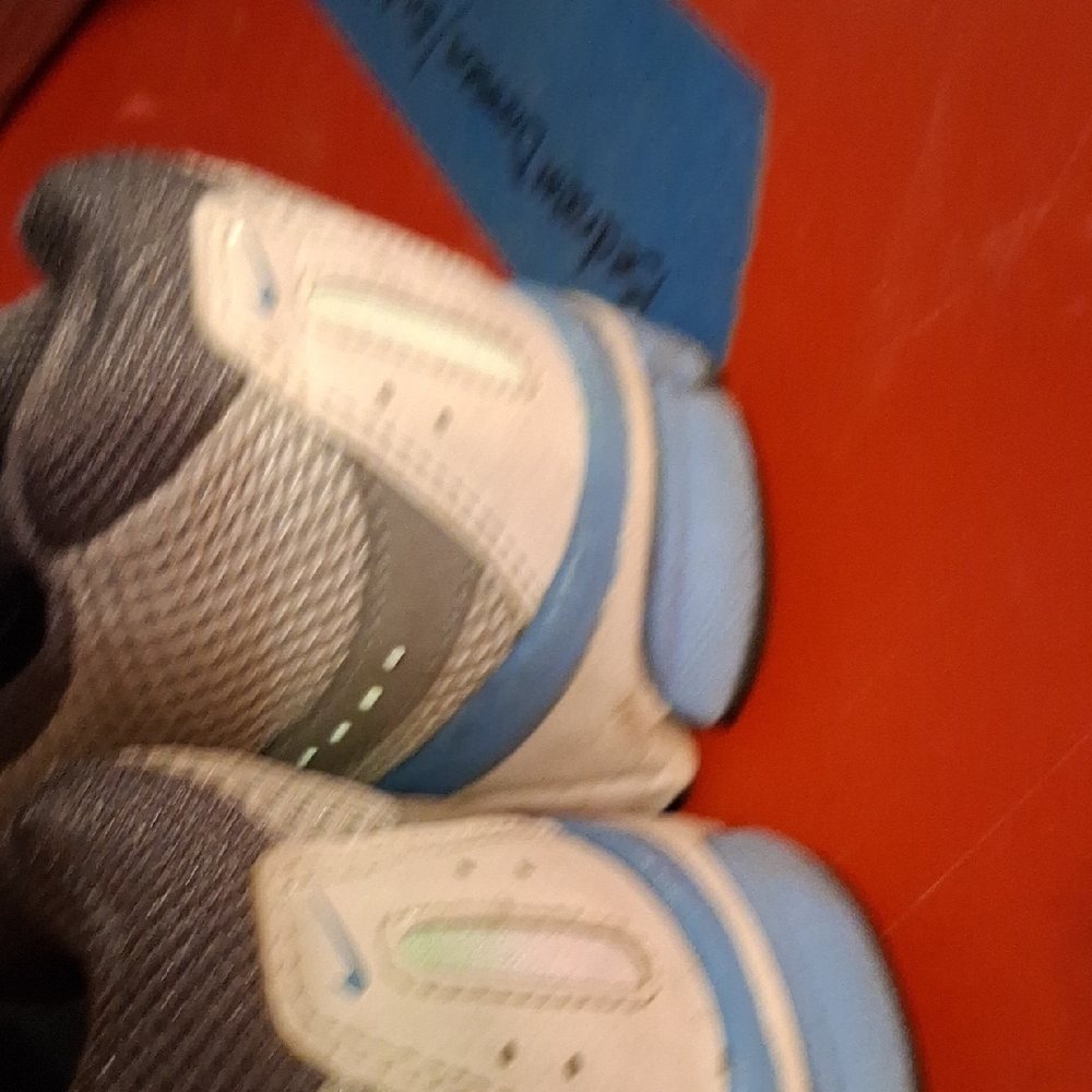 Nike Kids Sneakers in Light Blue and Gray Mesh - Picture 9 of 12